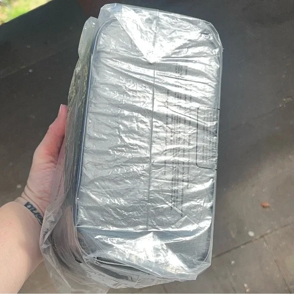 NWT Coach Cosmetic Case In Signature Canvas CW728 AUTHENTIC New!! - Picture 4 of 10